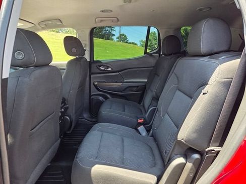 Used 2023 GMC Acadia SLE w/ Driver Convenience Package FWD image 10