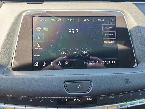 Used 2021 Cadillac XT4 Premium Luxury image 16