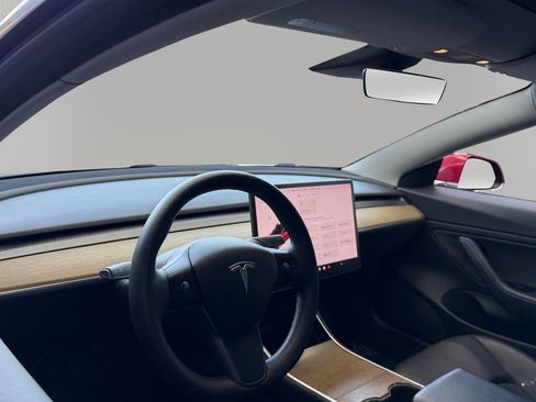 Used 2018 Tesla Model 3 Long Range image 17