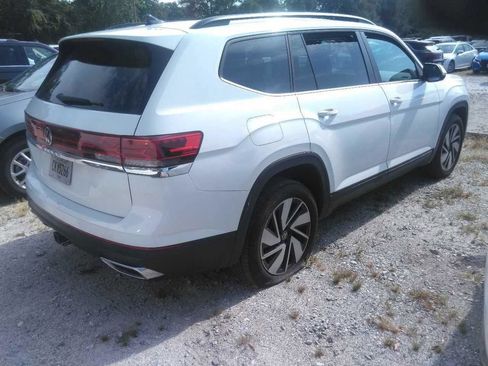 Used 2025 Volkswagen Atlas SE FWD image 3