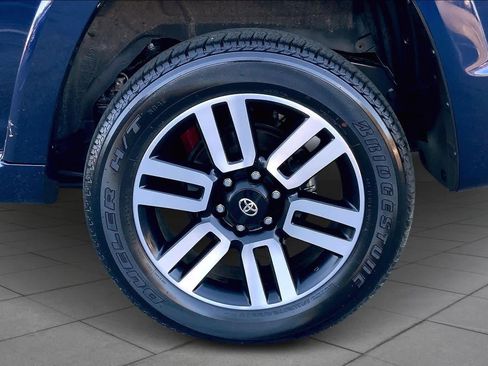 Used 2023 Toyota 4Runner Limited image 11