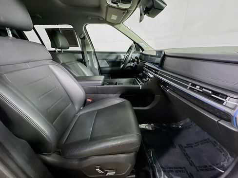 Used 2025 Hyundai Santa Fe Limited FWD image 10