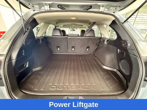 Used 2017 Subaru Outback 3.6R Limited image 12