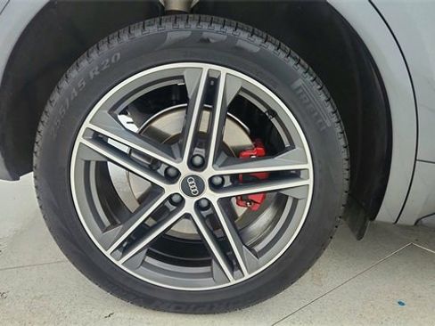 Used 2024 Audi Q5 e Prestige w/ Prestige Package image 63