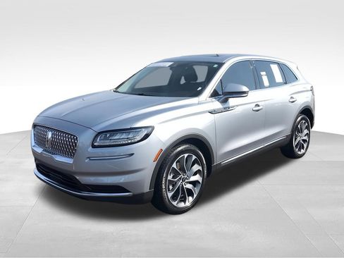 Used 2023 Lincoln Nautilus Reserve AWD/4WD image 4