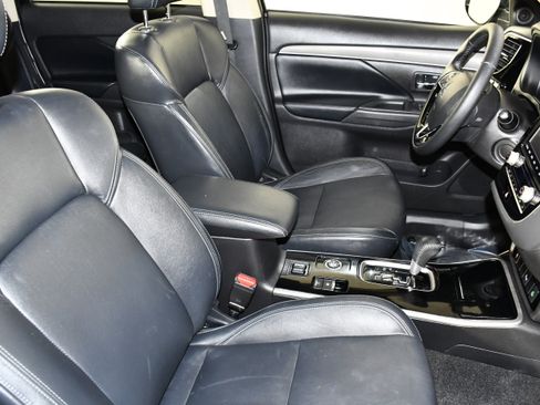 Used 2020 Mitsubishi Outlander SEL AWD/4WD image 41