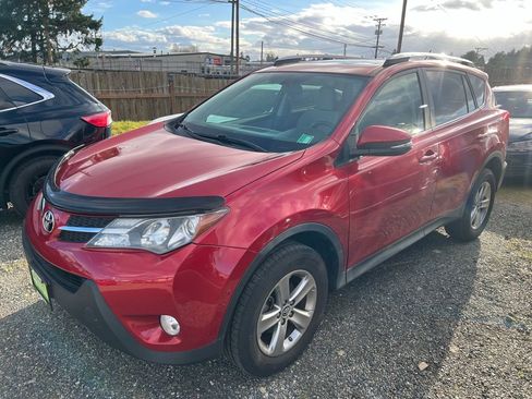 Used 2015 Toyota RAV4 XLE image 1