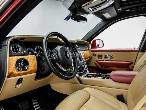 Used 2019 Rolls-Royce Cullinan AWD/4WD image 44