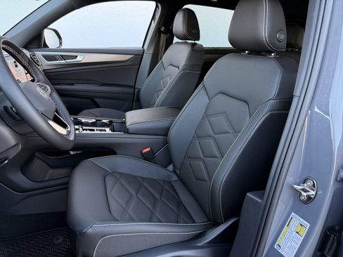 New 2026 Volkswagen Atlas Cross Sport SE FWD image 24