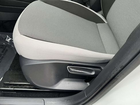 Used 2023 Volkswagen Taos S image 19