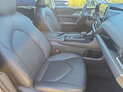 Certified 2025 Toyota Grand Highlander FWD image 10