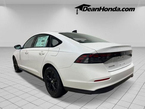 New 2025 Honda Accord SE image 3