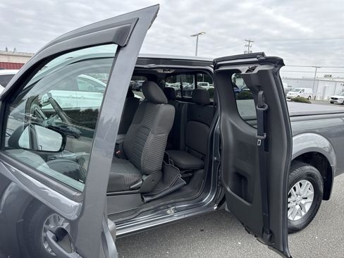 Used 2020 Nissan Frontier SV w/ SV Utility Package image 16