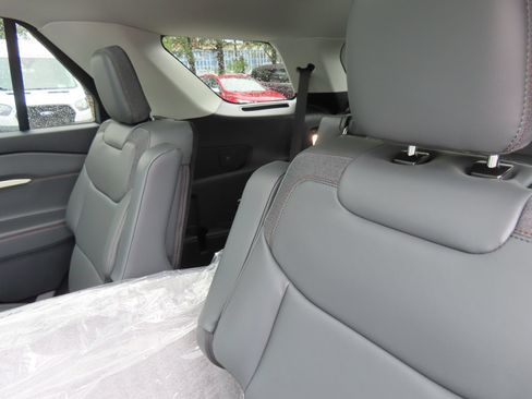 New 2026 Ford Explorer Active w/ Active Comfort Package AWD/4WD image 15