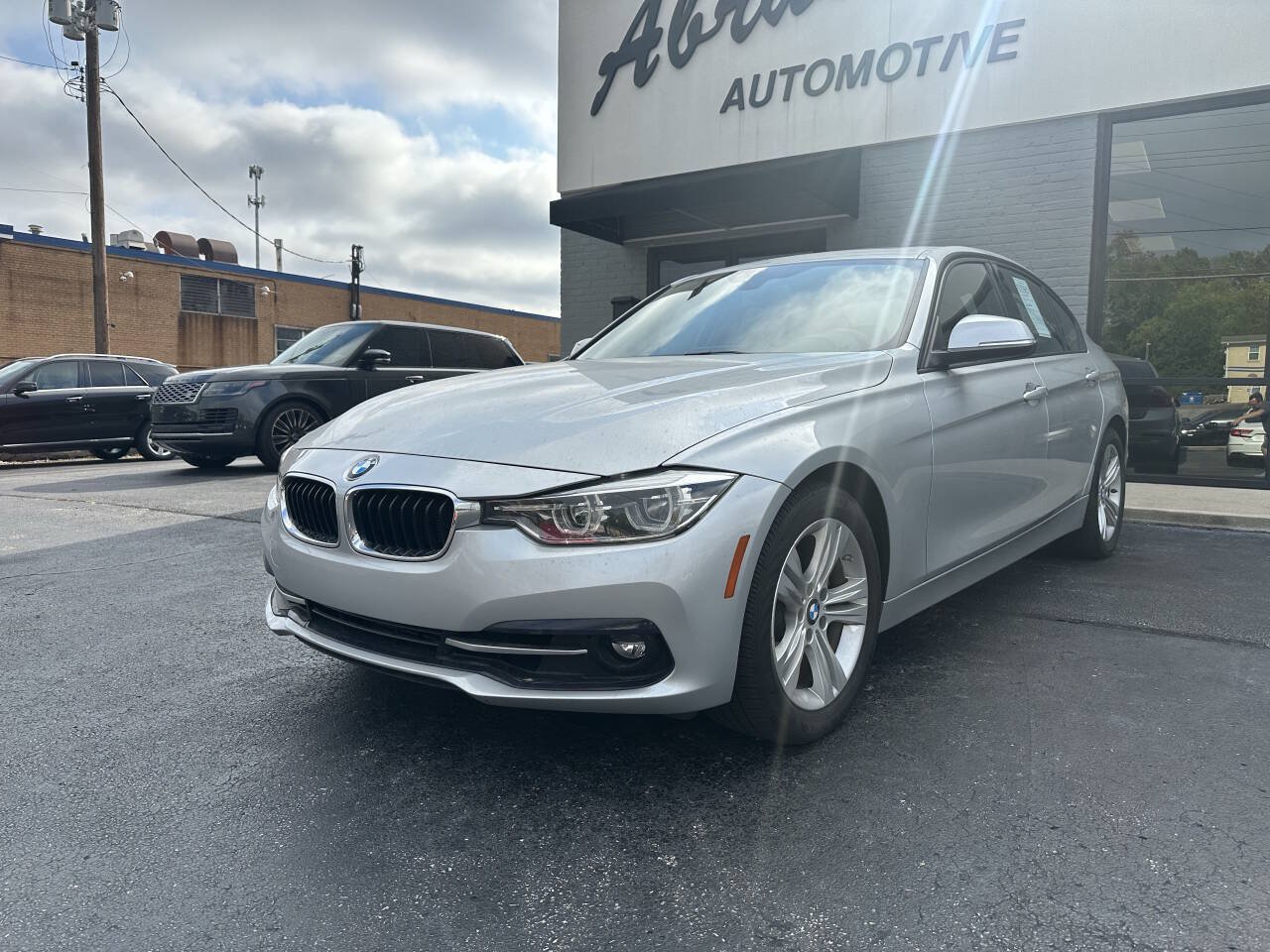 Used 2016 BMW 328i xDrive Sedan w/ Premium Package AWD/4WD image 2
