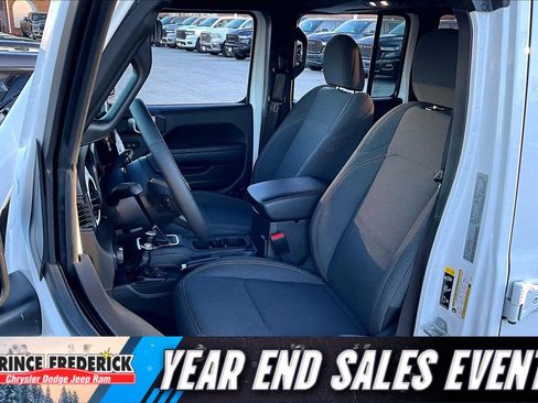 Used 2025 Jeep Wrangler Sport S image 20