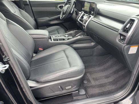 Certified 2023 Kia Sorento EX AWD/4WD image 34
