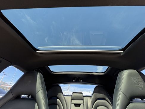 Used 2023 Porsche Panamera image 30