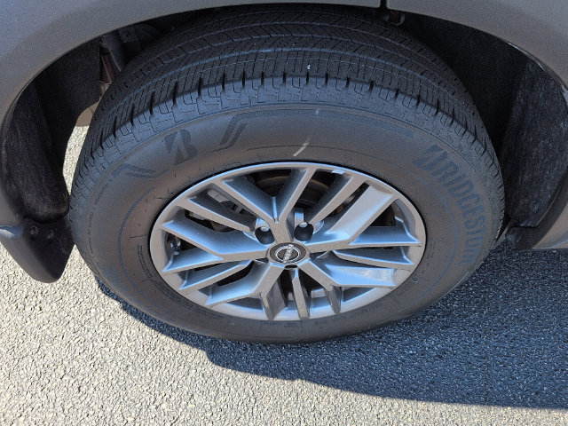 Used 2025 Nissan Rogue S FWD image 9