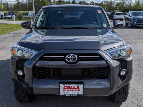 Used 2023 Toyota 4Runner SR5 AWD/4WD image 2