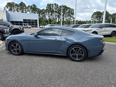 Used 2024 Ford Mustang Coupe RWD image 11
