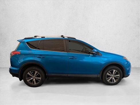 Used 2016 Toyota RAV4 XLE AWD/4WD image 4