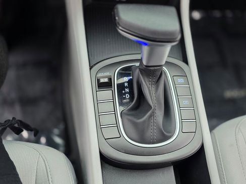Certified 2025 Hyundai Kona SE FWD image 32