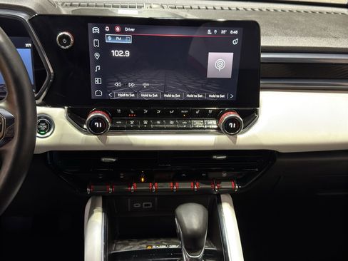 Used 2024 GMC Canyon AT4X image 29