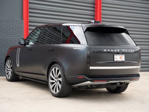 Used 2024 Land Rover Range Rover Long Wheelbase Autobiography image 4