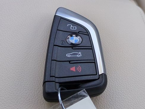 New 2026 BMW 330i Sedan w/ Convenience Package RWD image 29