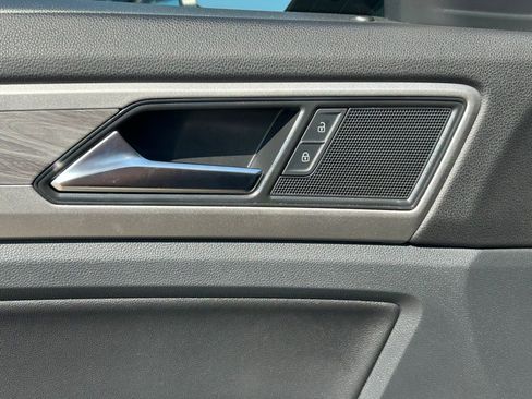 Used 2020 Volkswagen Atlas Cross Sport SE w/ Towing Package image 24