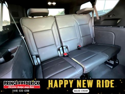 Used 2024 Chevrolet Suburban High Country w/ Advanced Technology Package image 26