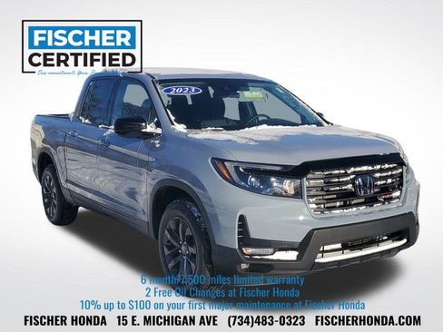 Used 2023 Honda Ridgeline Sport image 2