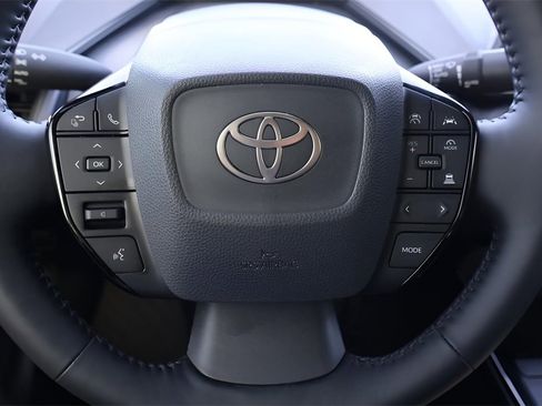 Certified 2025 Toyota Prius XLE image 15