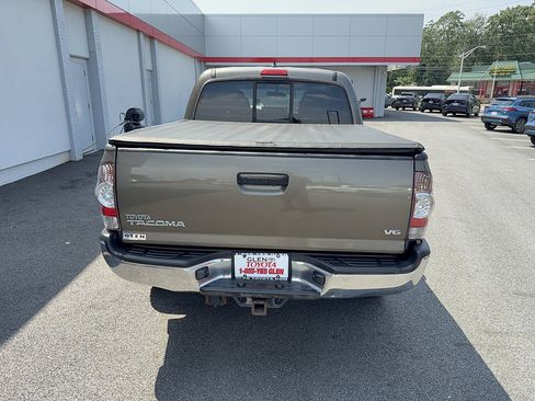 Used 2014 Toyota Tacoma 4x4 Double Cab w/ TRD Off-Road Package image 5