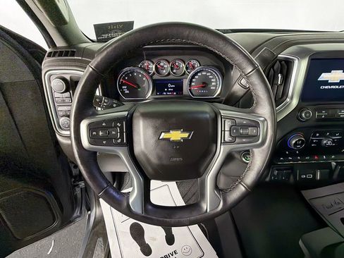 Used 2022 Chevrolet Silverado 1500 LT w/ Convenience Package II AWD/4WD image 11