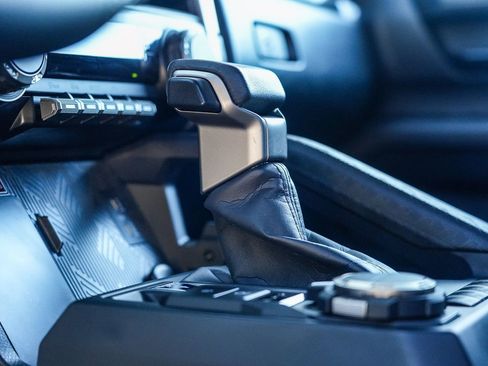 Certified 2024 Toyota Tacoma SR5 AWD/4WD image 22