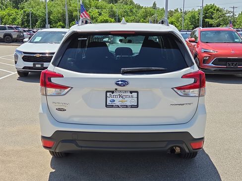 Used 2023 Subaru Forester Premium AWD/4WD image 4