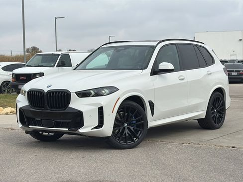 New 2026 BMW X5 sDrive40i w/ M Sport Package image 2