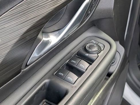 Used 2024 GMC Terrain SLE w/ Driver Convenience Package image 19