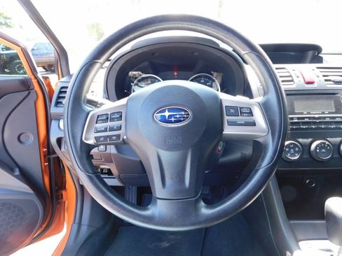 Used 2014 Subaru Crosstrek 2.0i Premium w/ Moonroof Package AWD/4WD image 8