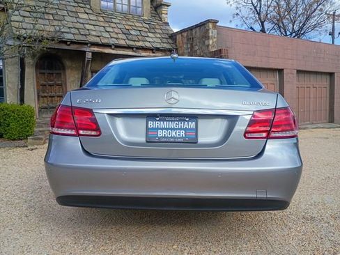 Used 2014 Mercedes-Benz E 250 BlueTEC Sedan image 10