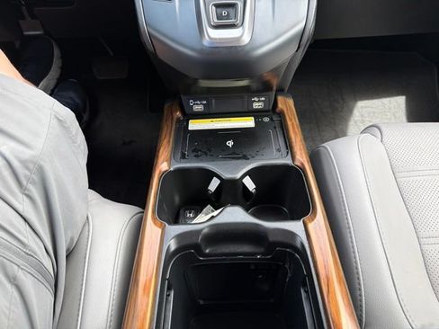 Used 2022 Honda CR-V Touring image 21