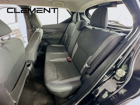 Used 2019 Nissan Kicks SV image 30