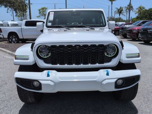 Used 2024 Jeep Wrangler High Altitude AWD/4WD image 3