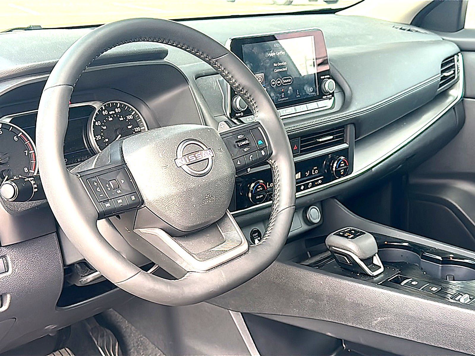 Certified 2026 Nissan Rogue SV FWD image 5