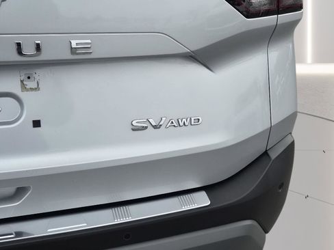 Used 2022 Nissan Rogue SV image 26