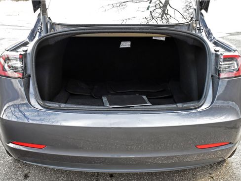 Used 2023 Tesla Model 3 Standard Range image 18