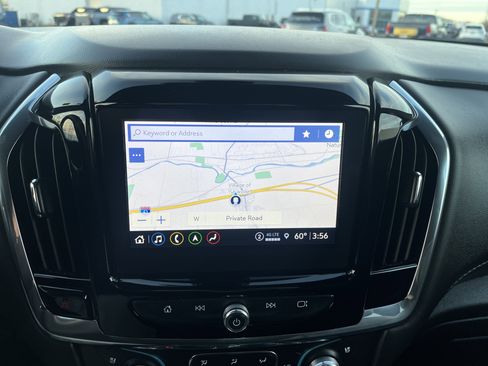 Used 2023 Chevrolet Traverse Premier image 32