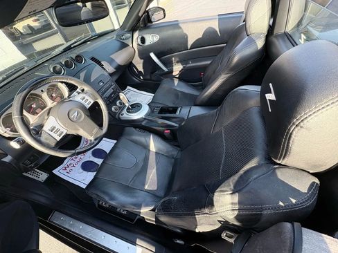 Used 2007 Nissan 350Z Touring image 11